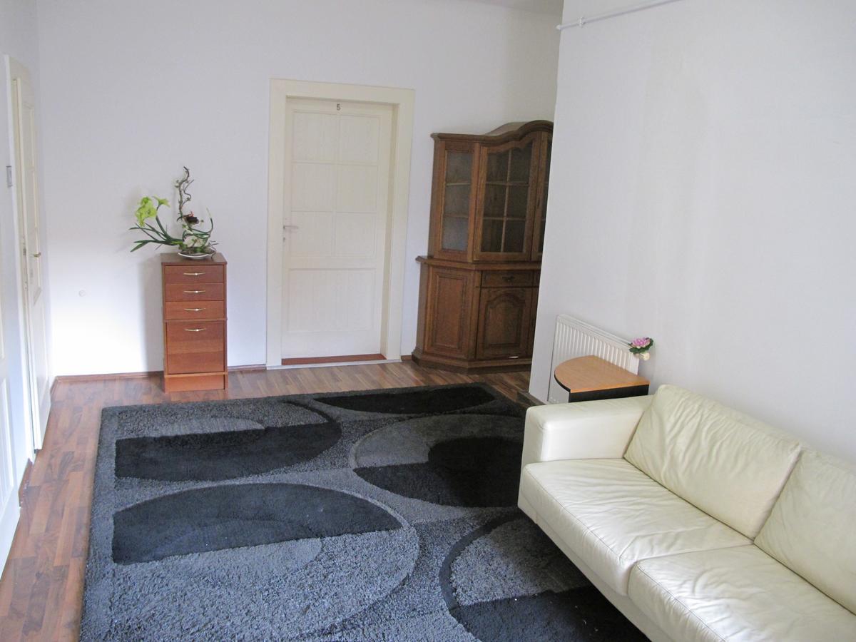 All Seasons Hostel Prague Exterior photo