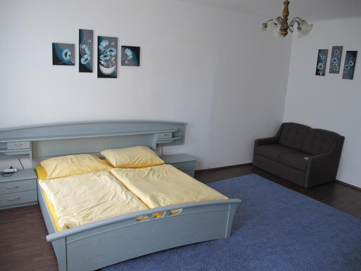 All Seasons Hostel Prague Exterior photo