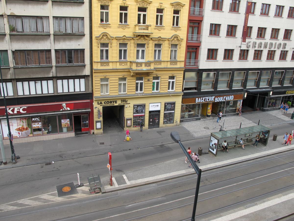 All Seasons Hostel Prague Exterior photo